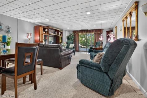 4521 Oakhill Boulevard Lorain OH 44053