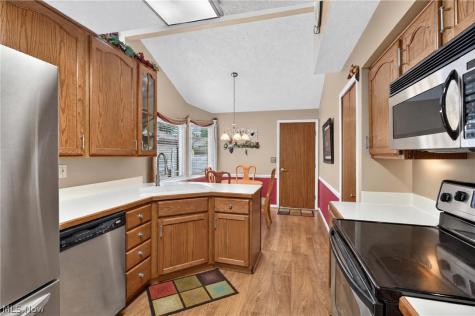 4521 Oakhill Boulevard Lorain OH 44053