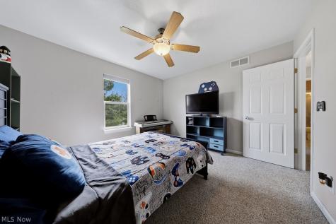 1833 Hobbits Way Brunswick OH 44212