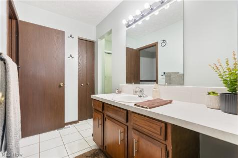 6674 Hills And Dales Road NW Canton OH 44708