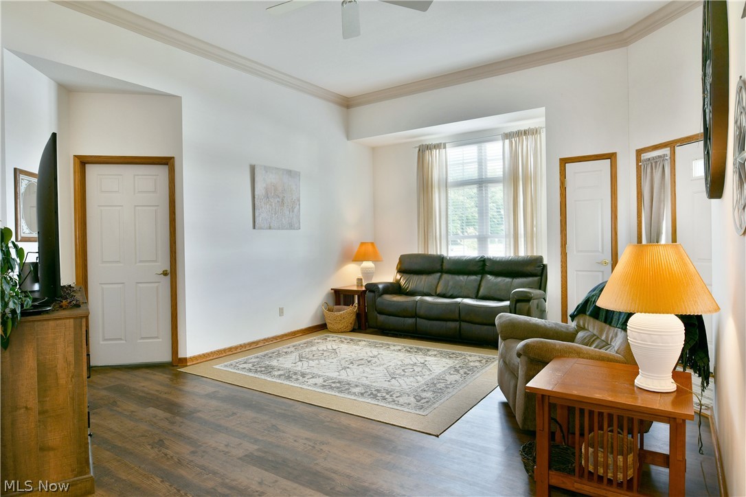 24 Abbington Drive NW Warren OH 44481