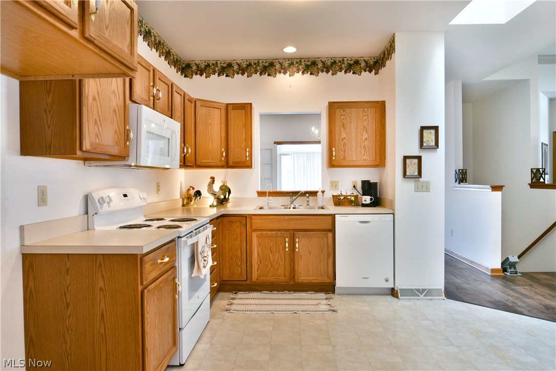 24 Abbington Drive NW Warren OH 44481