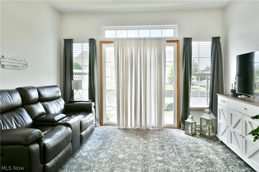 24 Abbington Drive NW Warren OH 44481