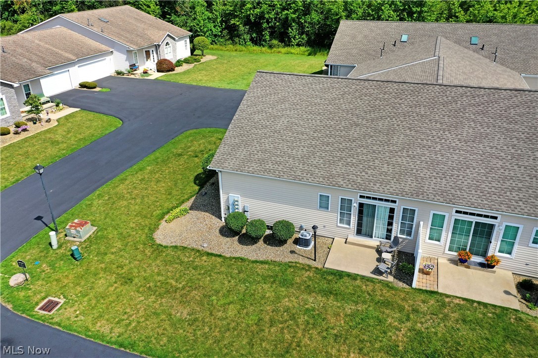 24 Abbington Drive NW Warren OH 44481