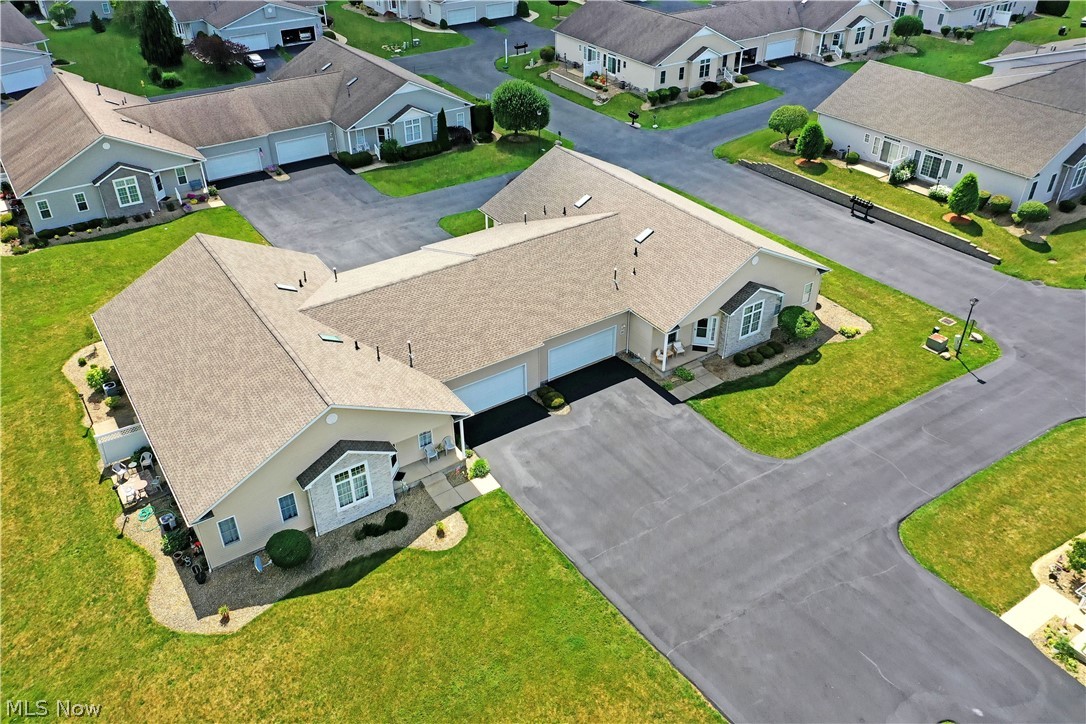 24 Abbington Drive NW Warren OH 44481