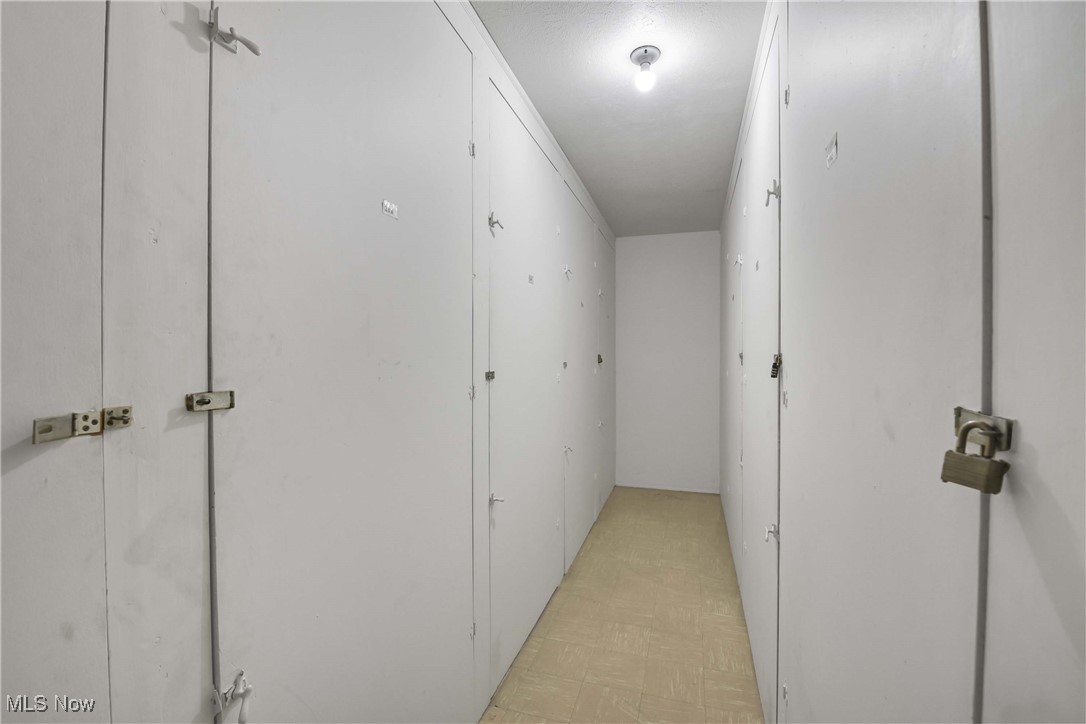 2948 Pease Drive Rocky River OH 44116