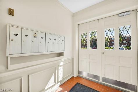 2948 Pease Drive Rocky River OH 44116