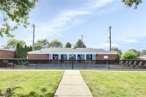 2948 Pease Drive Rocky River OH 44116