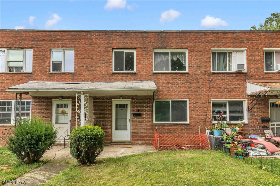 6051 Glenway Drive Brook Park OH 44142