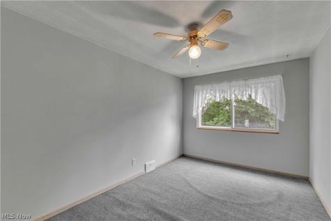 6051 Glenway Drive Brook Park OH 44142