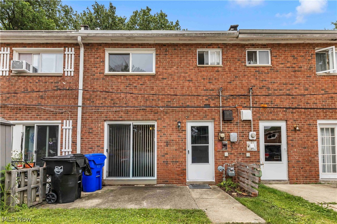 6051 Glenway Drive Brook Park OH 44142