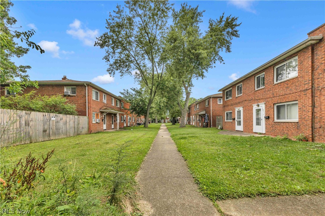 6051 Glenway Drive Brook Park OH 44142