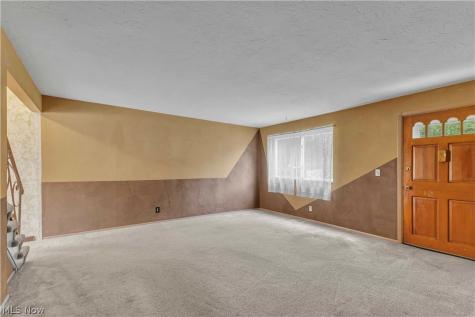 6051 Glenway Drive Brook Park OH 44142