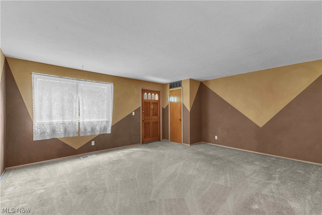 6051 Glenway Drive Brook Park OH 44142