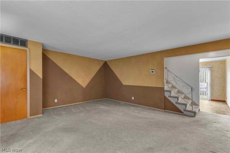 6051 Glenway Drive Brook Park OH 44142