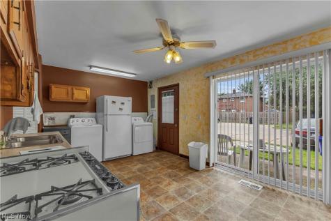 6051 Glenway Drive Brook Park OH 44142