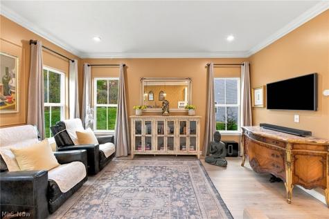 1055 Meadow Run Copley OH 44321