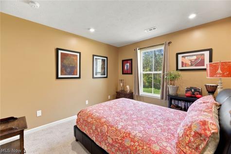 1055 Meadow Run Copley OH 44321