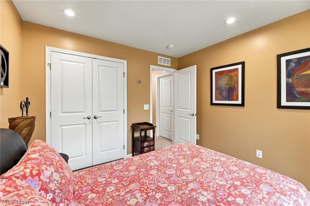 1055 Meadow Run Copley OH 44321