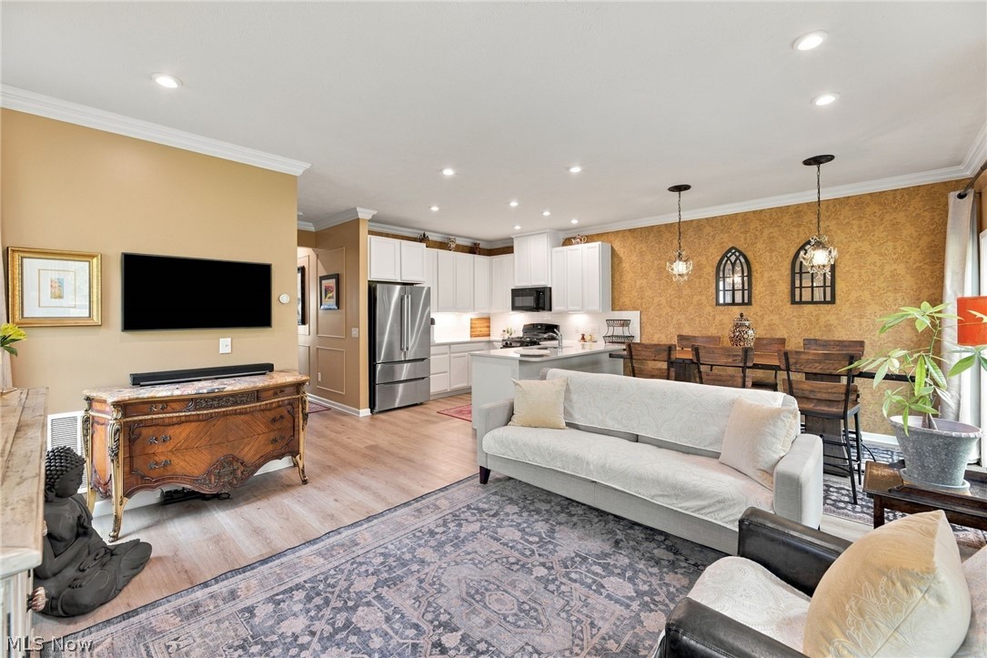 1055 Meadow Run Copley OH 44321