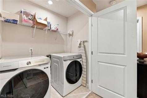 1055 Meadow Run Copley OH 44321