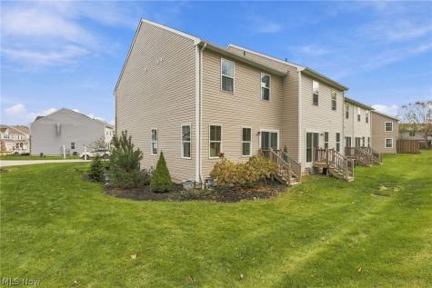 1055 Meadow Run Copley OH 44321
