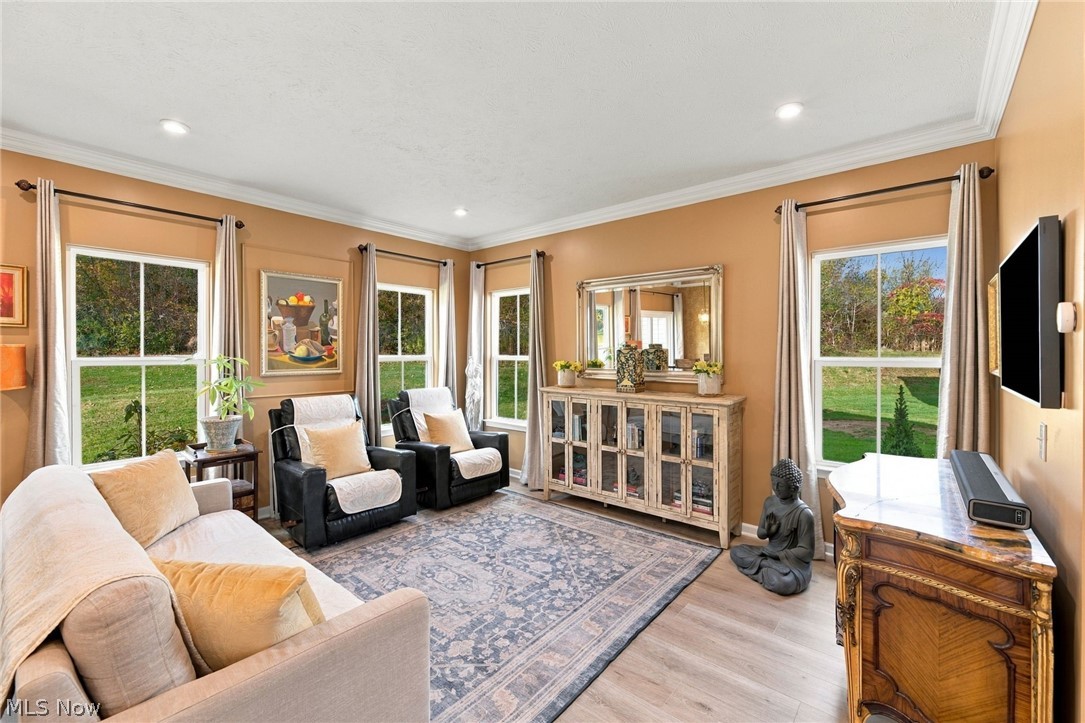 1055 Meadow Run Copley OH 44321