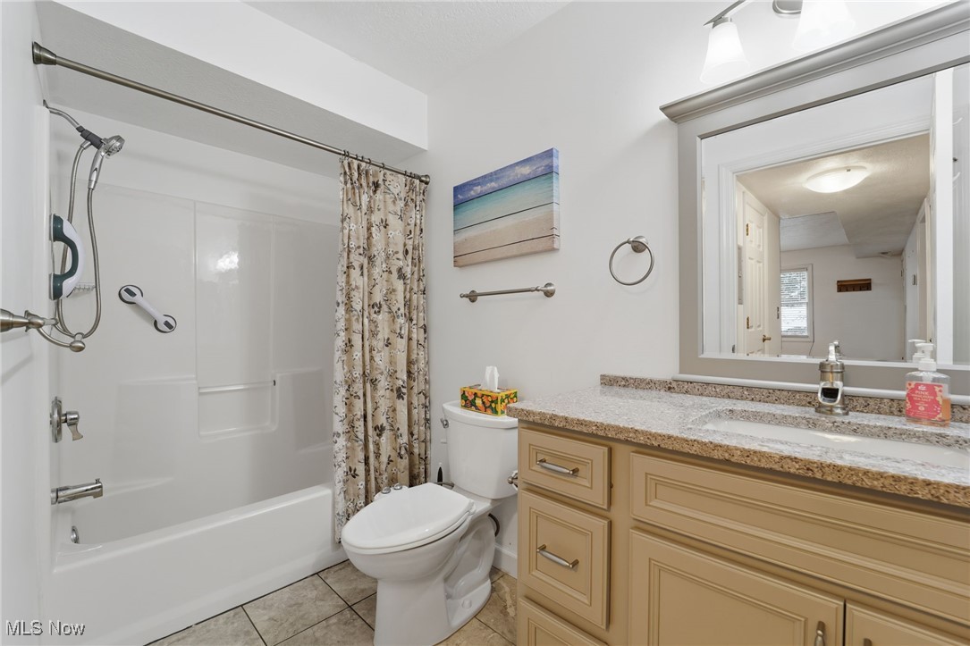 5237 W Lake Road W Saybrook OH 44004