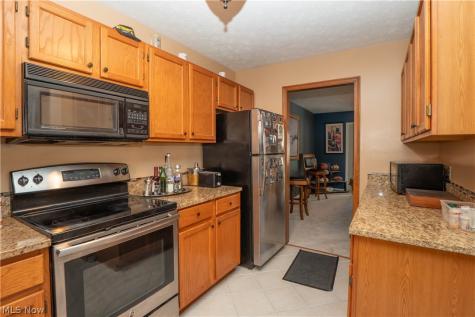 4839 Pond Drive NW North Canton OH 44720