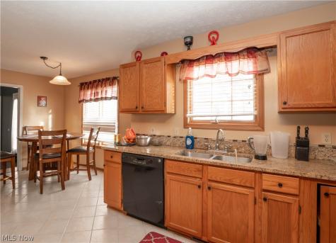 4839 Pond Drive NW North Canton OH 44720