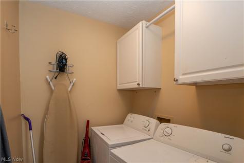 4839 Pond Drive NW North Canton OH 44720
