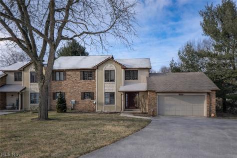 4839 Pond Drive NW North Canton OH 44720