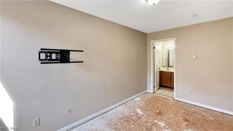 1691 Olympus Drive Kent OH 44240
