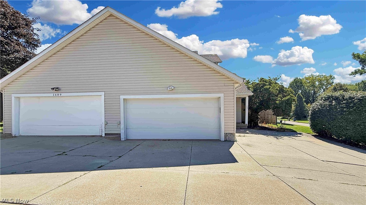 1691 Olympus Drive Kent OH 44240