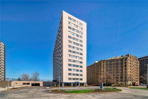 12520 Edgewater Drive Lakewood OH 44107