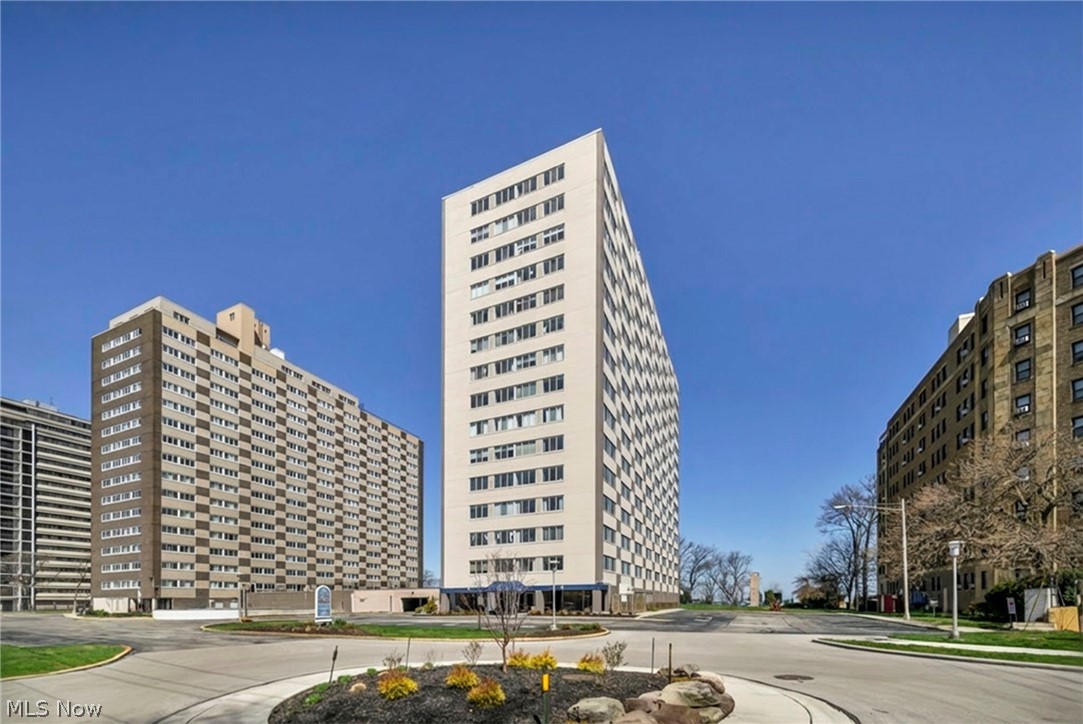 12520 Edgewater Drive Lakewood OH 44107