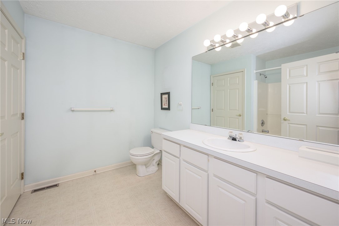 2036 Jennifer Street Akron OH 44313