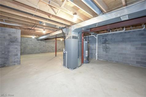 2036 Jennifer Street Akron OH 44313