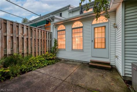 2036 Jennifer Street Akron OH 44313