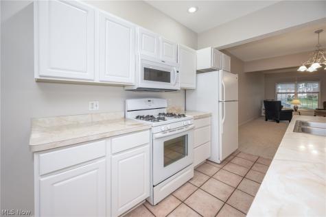 2036 Jennifer Street Akron OH 44313