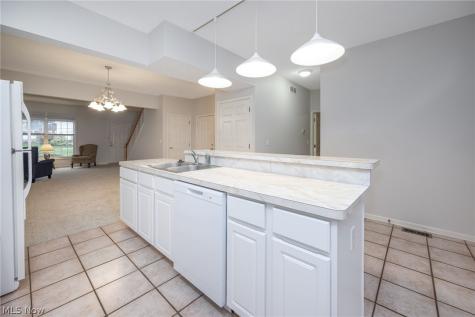 2036 Jennifer Street Akron OH 44313
