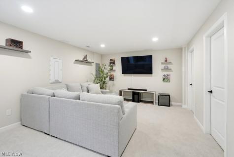 181 Pine Avenue Peninsula OH 44264