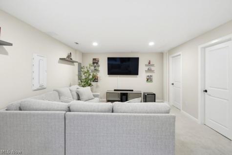 181 Pine Avenue Peninsula OH 44264