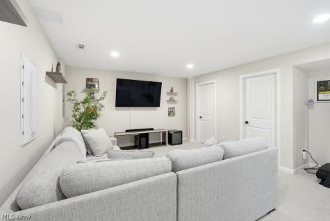 181 Pine Avenue Peninsula OH 44264
