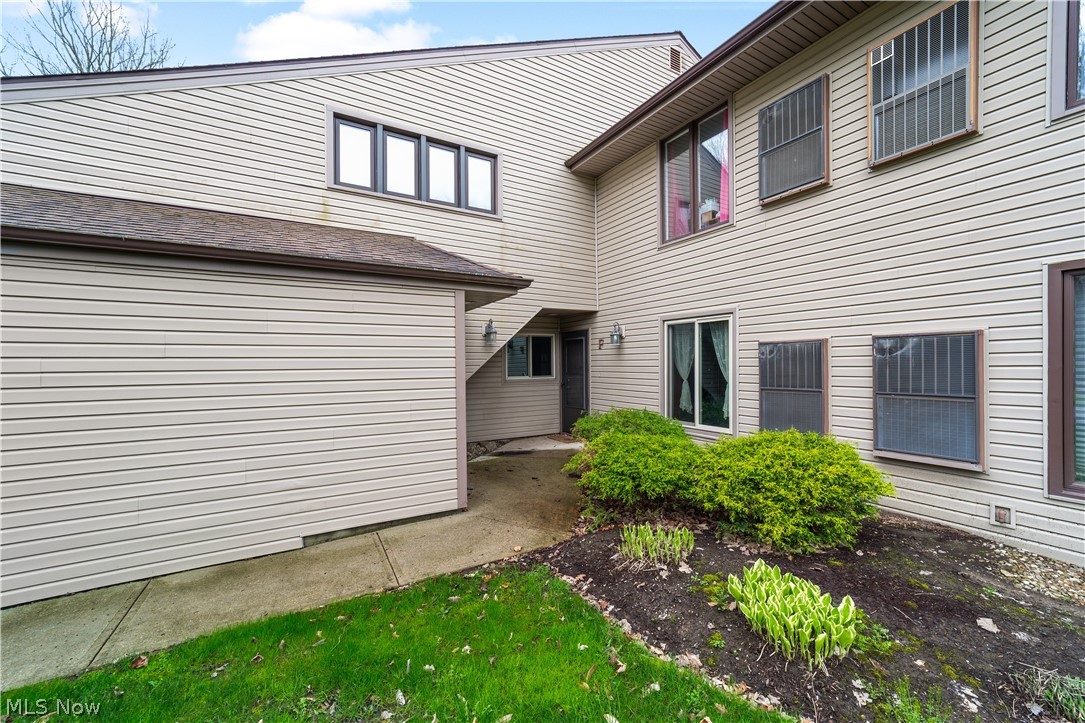 16555 Wren Road Chagrin Falls OH 44023