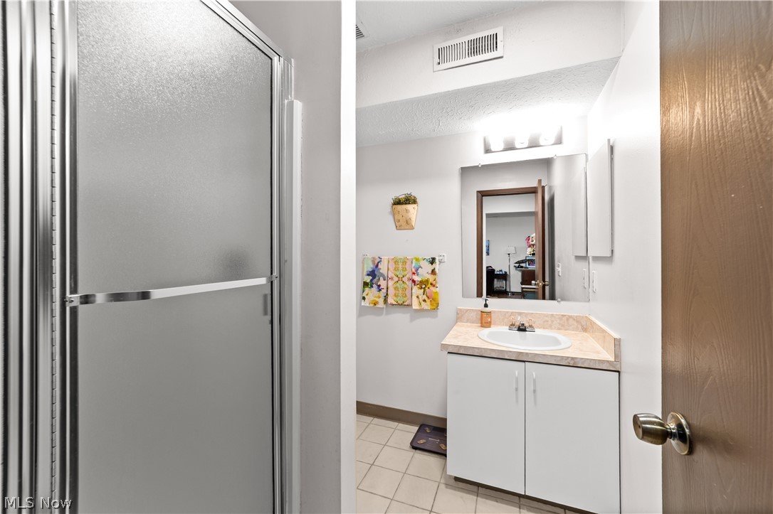 16555 Wren Road Chagrin Falls OH 44023