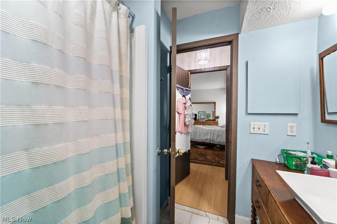 16555 Wren Road Chagrin Falls OH 44023