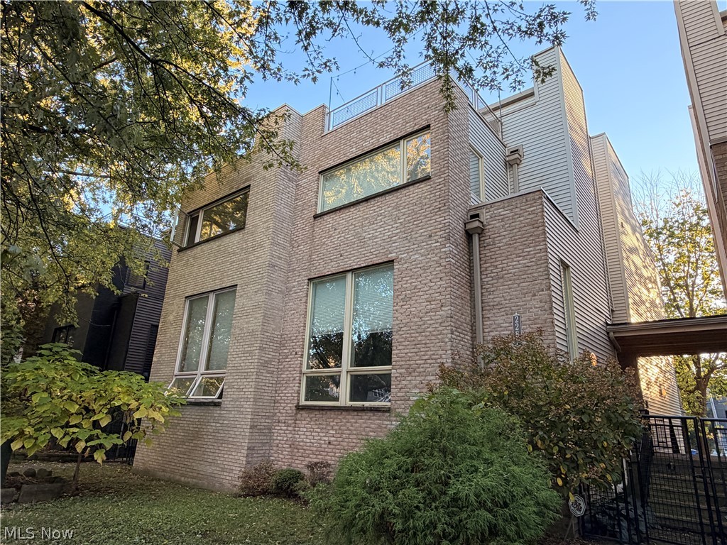 2282 W 5th Street Cleveland OH 44113