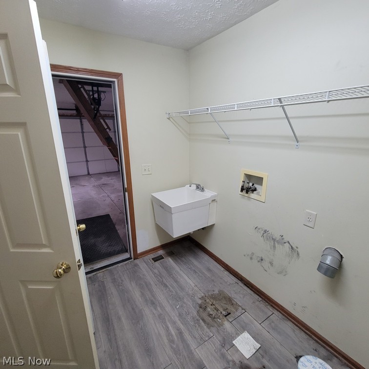 302 W Glen Elyria OH 44035