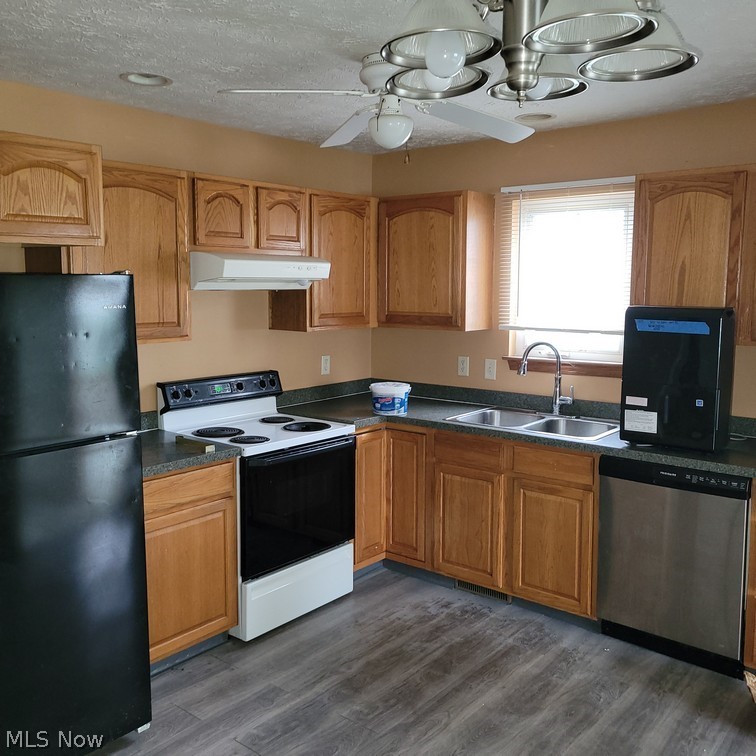 302 W Glen Elyria OH 44035